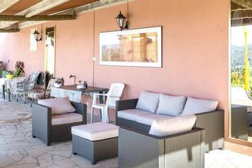 דירות לתיירים Spacious House With Mountain View In Carboeiro De Francia