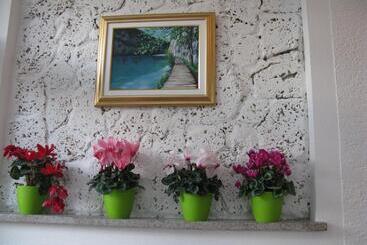 پانسیون Apartments And Rooms Kristina
