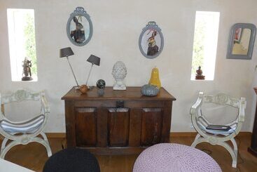 Пансион La Maison Bleue