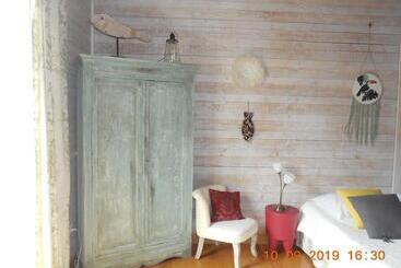 Пансион La Maison Bleue