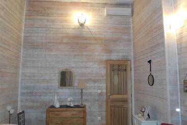 Пансион La Maison Bleue