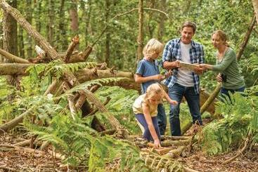 استراحتگاه Tilford Woods Lodge Retreat