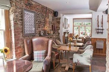 استراحتگاه Tilford Woods Lodge Retreat