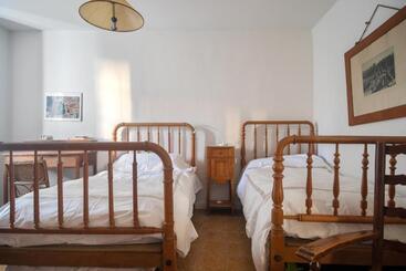 Spacious House With Garden In Sardon De Duero