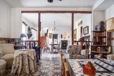 Spacious House With Garden In Sardon De Duero