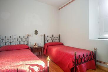 Spacious House With Garden In Sardon De Duero