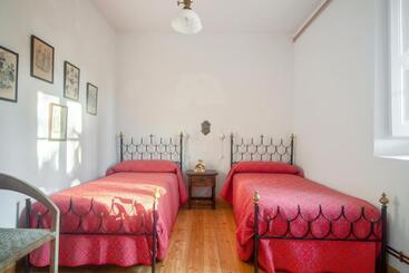 Spacious House With Garden In Sardon De Duero
