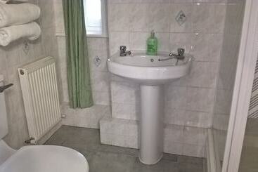 هتل Bleriots Belper House