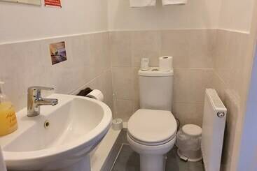 هتل Bleriots Belper House