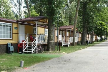 هتل Camping Fuentes Blancas