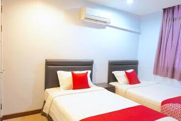 בית מלון כפרי Utama Inn By Oyo Rooms