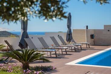 Luxury Villa Cinderella With Swimming Pool