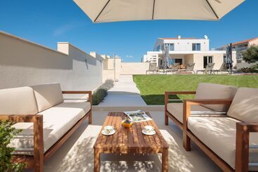 Luxury Villa Cinderella With Swimming Pool