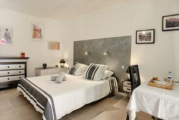 Дом Mas Maurane Chambre D Hôte Avec Spa Privé Aux Portes D Arles