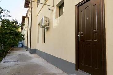 Stanford Aparthotel