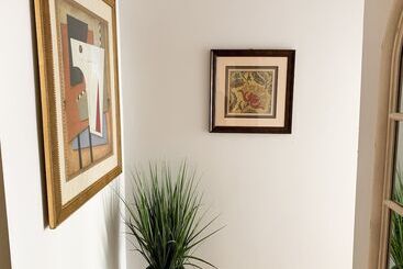 Stunning 3bd/3ba In Jamaica Plain Near The Trains #2