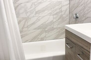 Stunning 3bd/3ba In Jamaica Plain Near The Trains #2