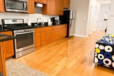 Stunning 3bd/3ba In Jamaica Plain Near The Trains #2