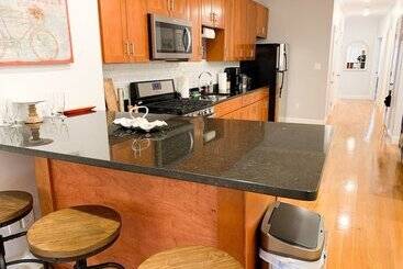 Stunning 3bd/3ba In Jamaica Plain Near The Trains #2