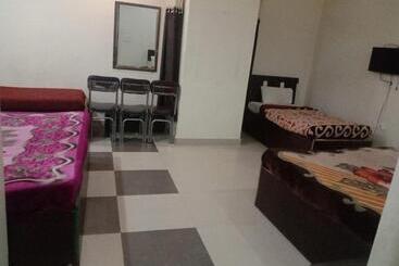 هتل Shree Hari Castle
