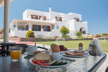 Kalea Luxury Villas