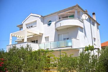 Apartments Divna