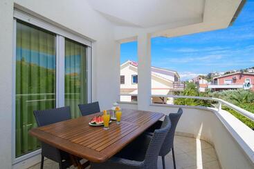 هتل Apartments Kasalo