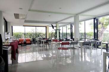 هتل T3 House