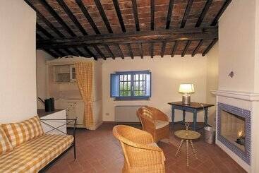 هتل Agriturismo Le Due Querce