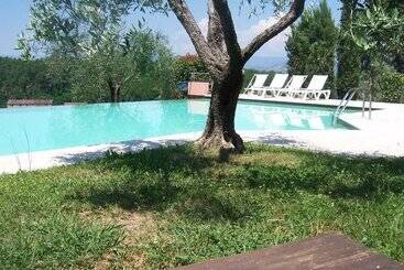 هتل Agriturismo Le Due Querce