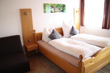 هتل Gasthaus Zum Stausee