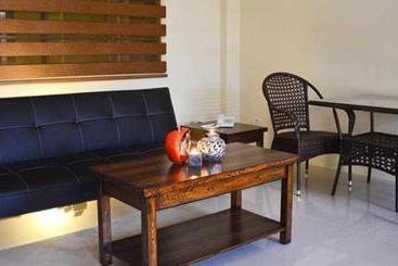 هتل La Galleon Suites