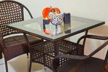 هتل La Galleon Suites