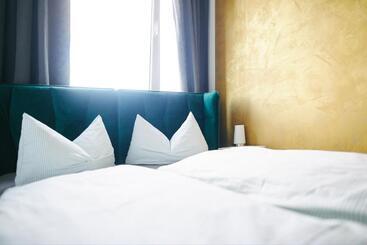 هتل Sleep Station Hostel