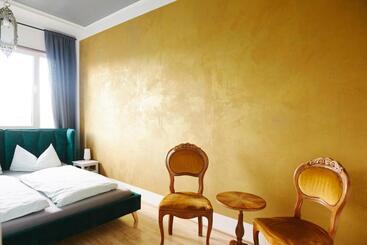 هتل Sleep Station Hostel
