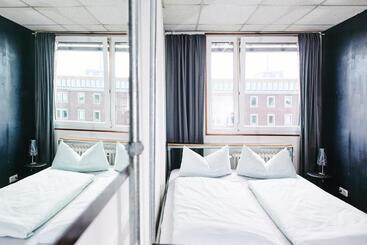 هتل Sleep Station Hostel