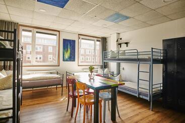 هتل Sleep Station Hostel