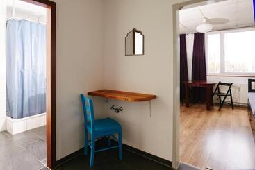 هتل Sleep Station Hostel