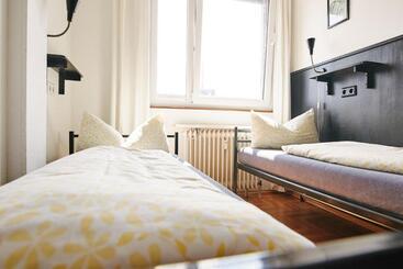 هتل Sleep Station Hostel