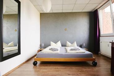هتل Sleep Station Hostel