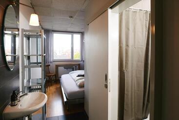 هتل Sleep Station Hostel