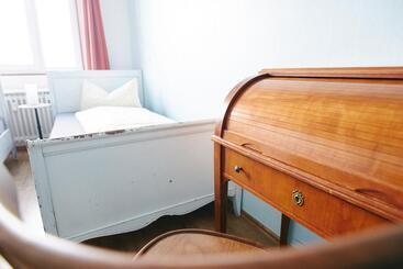 هتل Sleep Station Hostel