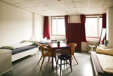 هتل Sleep Station Hostel