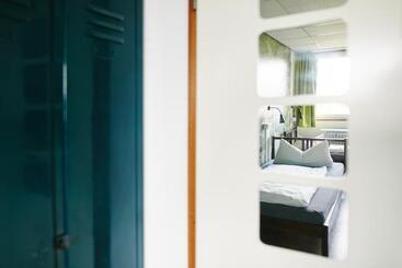 هتل Sleep Station Hostel