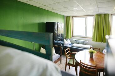 هتل Sleep Station Hostel