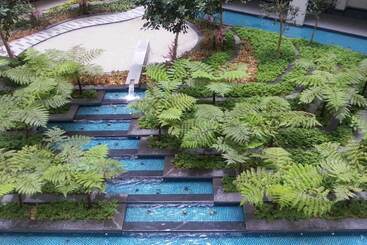 هتل Kl Skyline Hostel & Rooftop Infinity Sky Pool