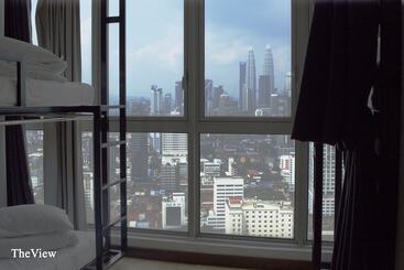 هتل Kl Skyline Hostel & Rooftop Infinity Sky Pool