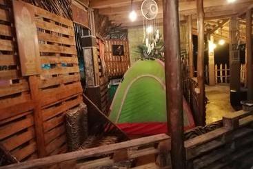 هاستل Tree House Cafe Ella