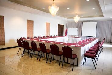Queen Margarette Hotel   Main