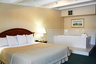هتل Americas Best Value Inn  Campus View